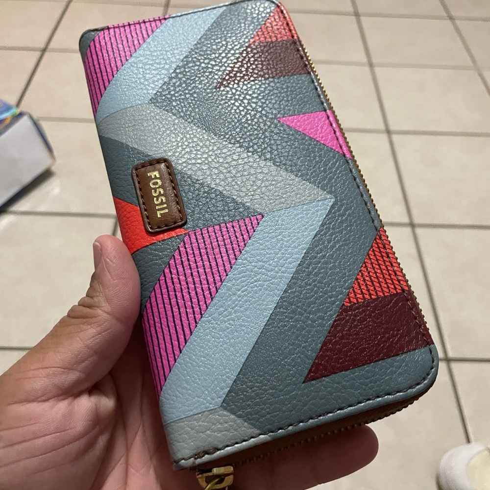Fossil chevron wallet